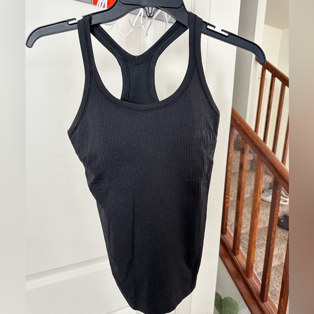 Like new lululemon tight tank with built in bra